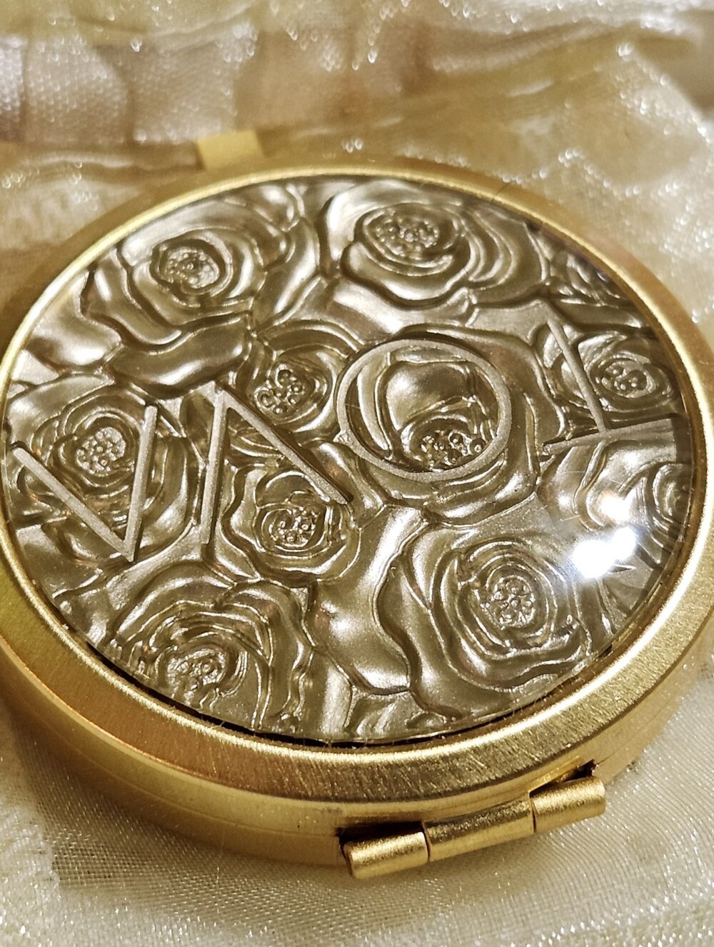 TOVA SOLID PERFUME UNUSED Gold Floral Compact Mirror with Embossed Rose Design